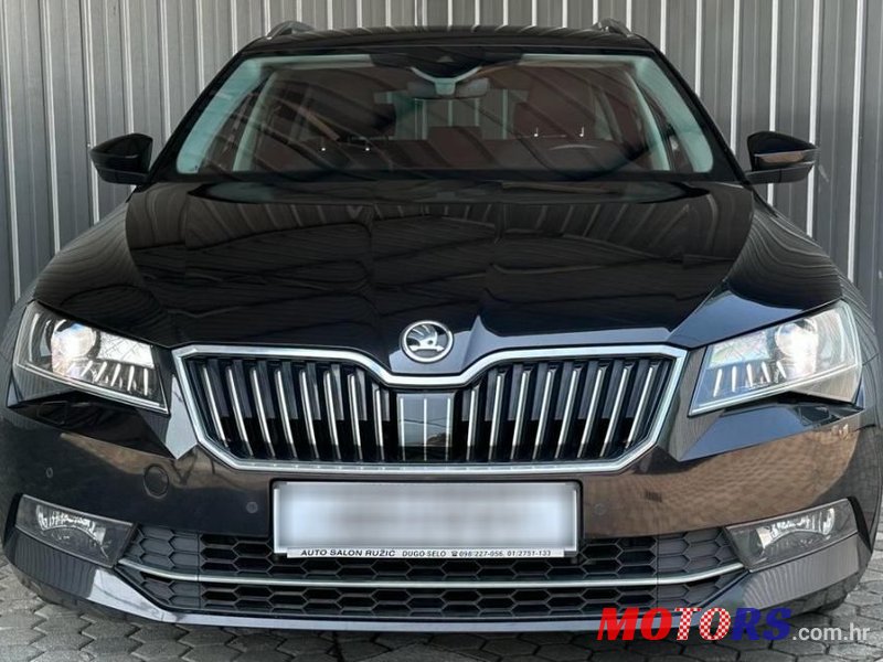 2017' Skoda Superb Combi photo #2