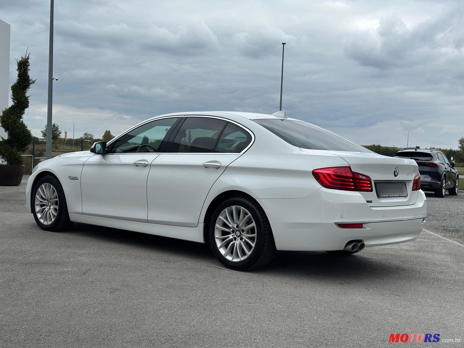 2014' BMW Serija 5 518D photo #4