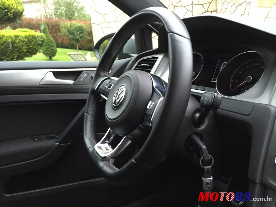 2014' Volkswagen Golf VII photo #3