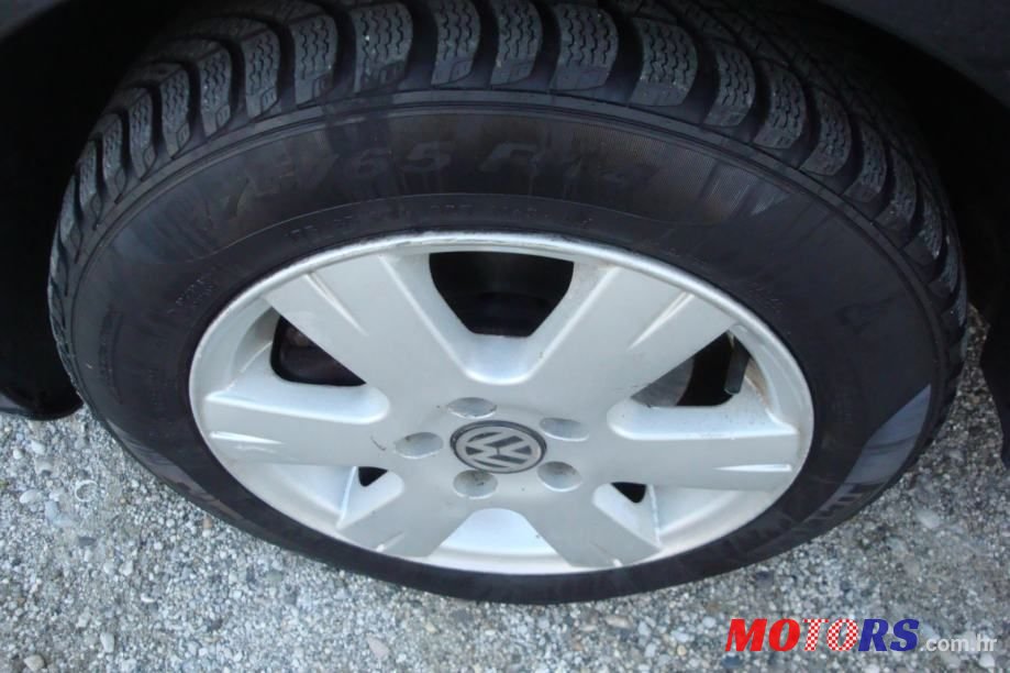 2006' Volkswagen Polo photo #6