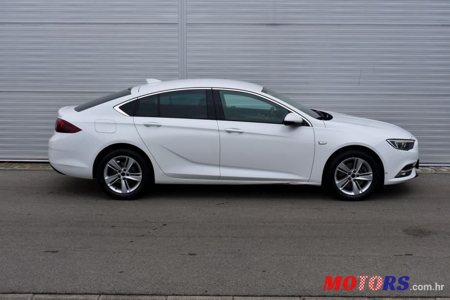 2018' Opel Insignia photo #2