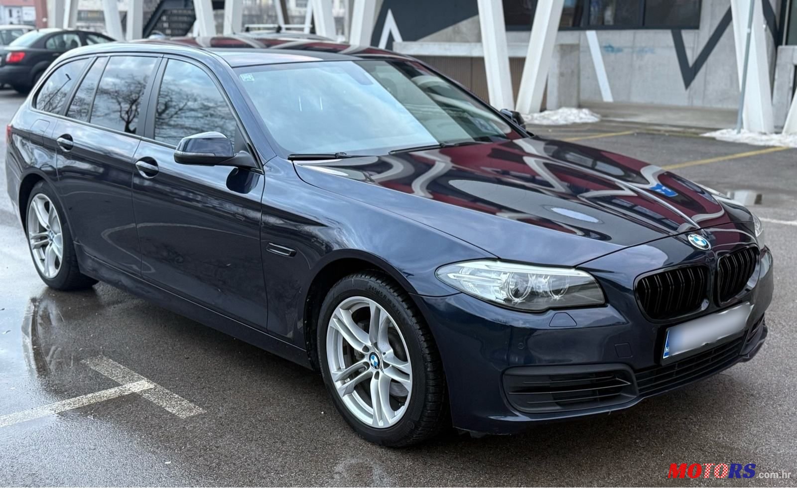 2016' BMW Serija 5 Touring 520D photo #1