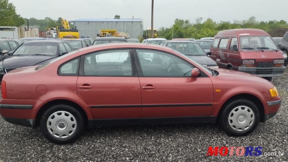1998' Volkswagen Passat 1,6 photo #6