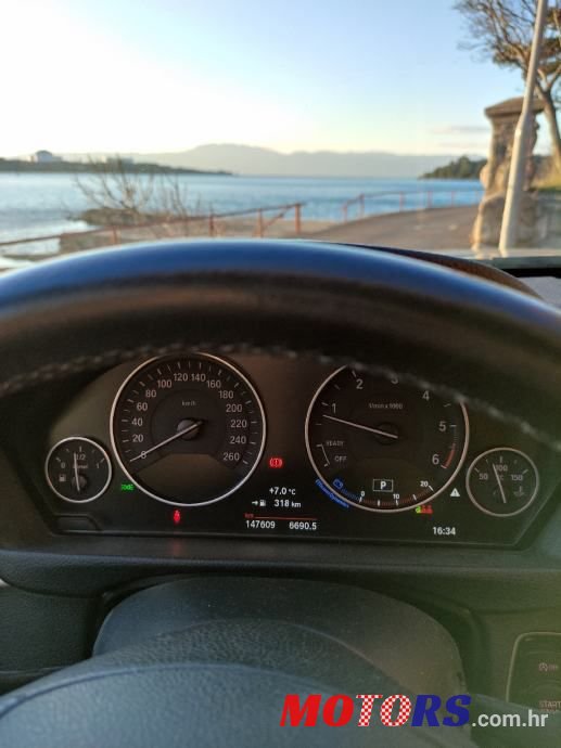 2016' BMW Serija 3 318D photo #3