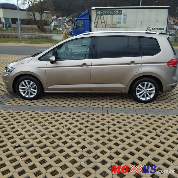 2016' Volkswagen Touran 2.0 Tdi Dsg photo #5