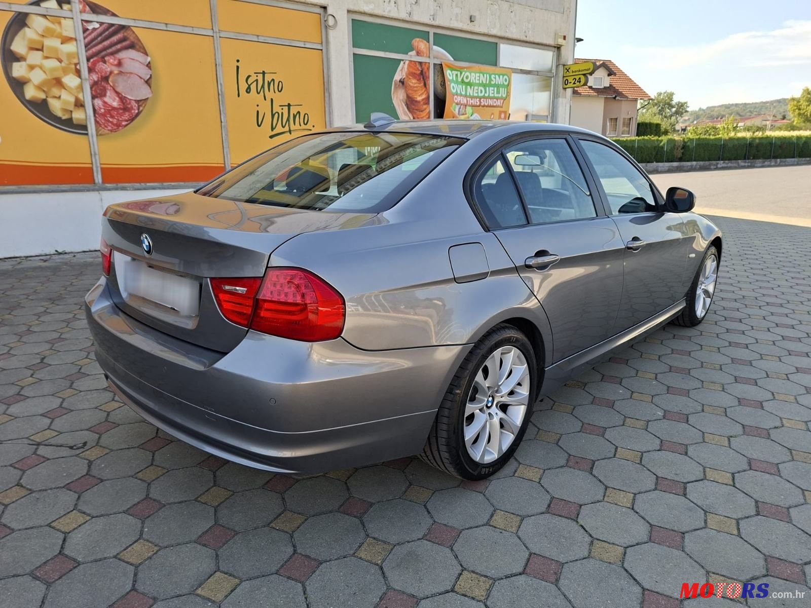 2011' BMW Serija 3 318D photo #6