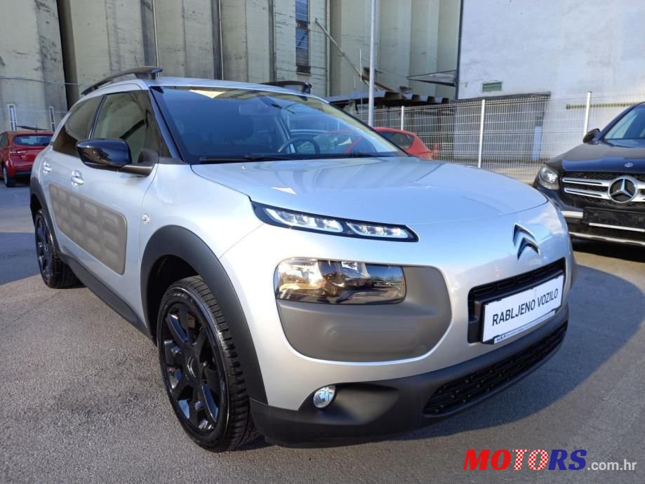 2017' Citroen C4 Cactus photo #6