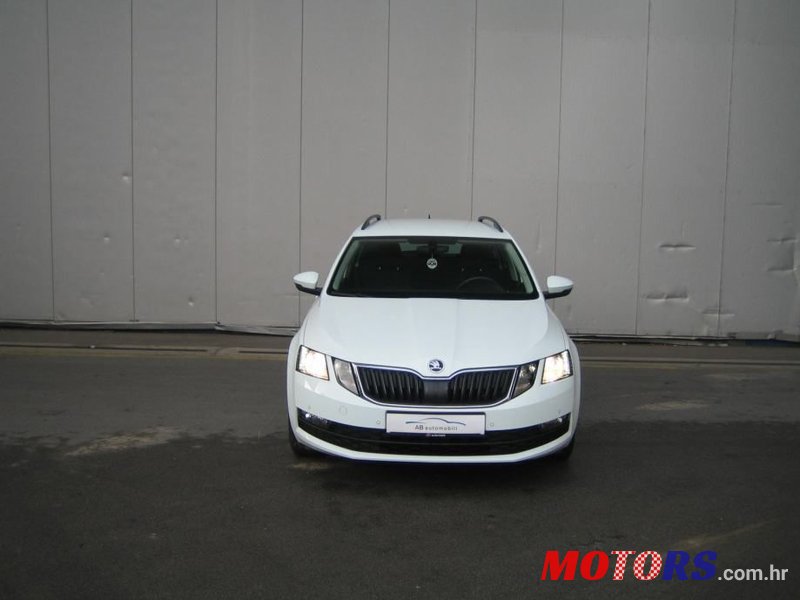 2018' Skoda Octavia Combi photo #2