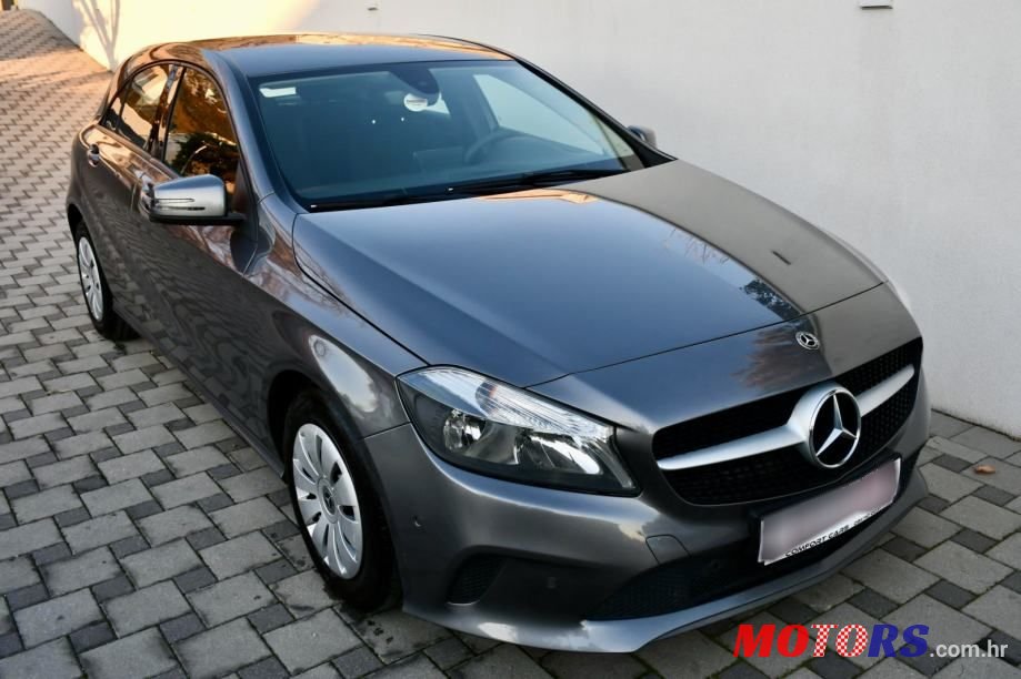 2017' Mercedes-Benz A-Klasa 180 D photo #2