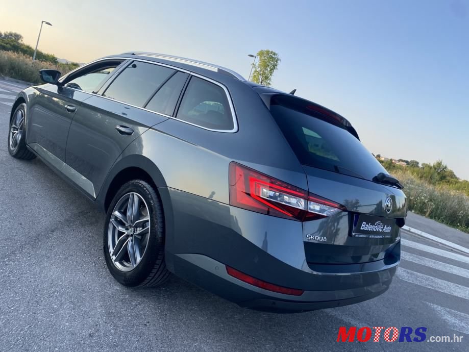 2016' Skoda Superb Combi photo #4