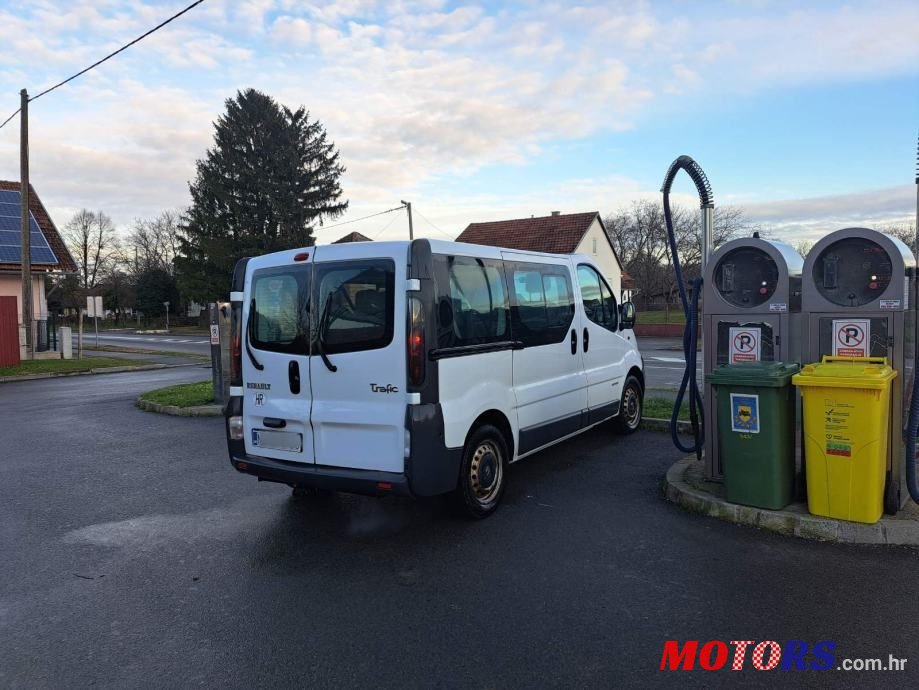 2005' Renault Trafic Kombi photo #3