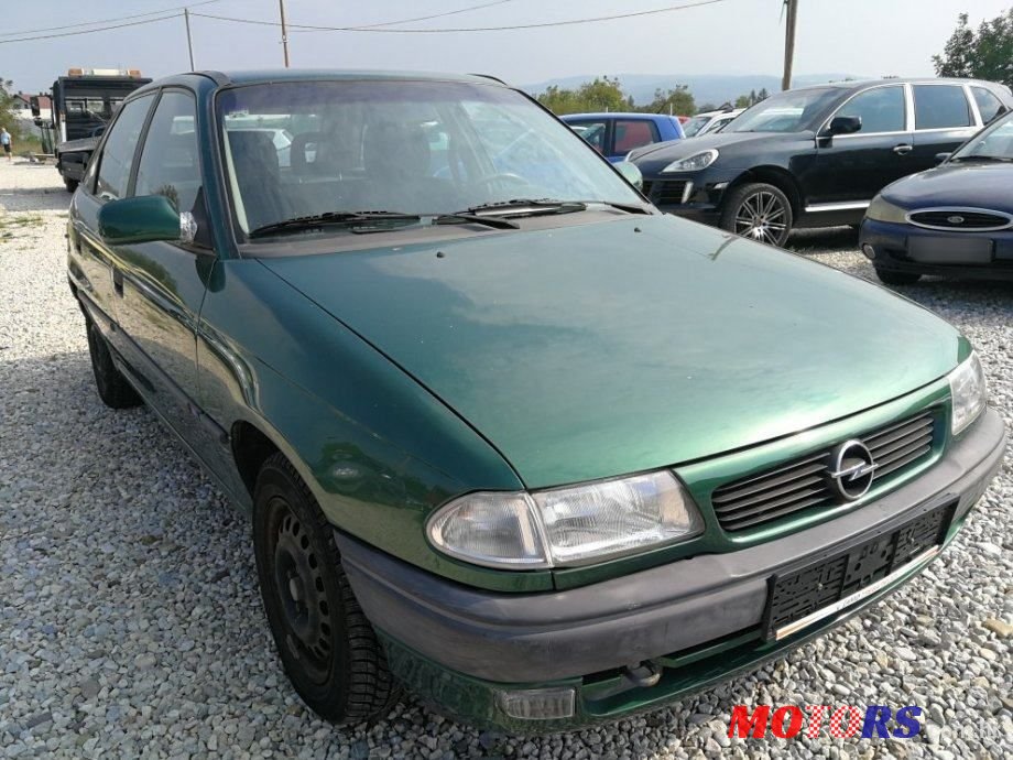 1998' Opel Astra 1,6 Cdx photo #1