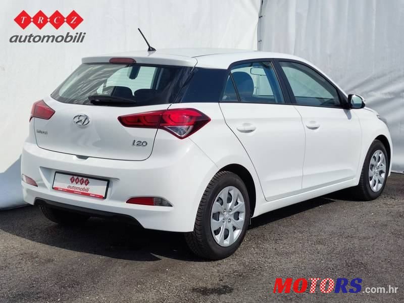 2017' Hyundai i20 1.1 Crdi Like photo #2