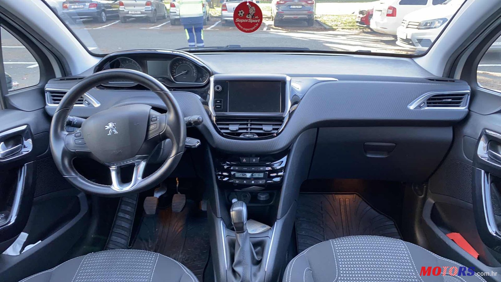 2015' Peugeot 208 1.2 Puretech 110 Allure photo #7