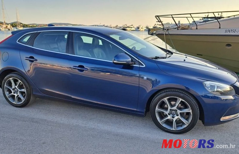 2015' Volvo V40 D2 photo #5