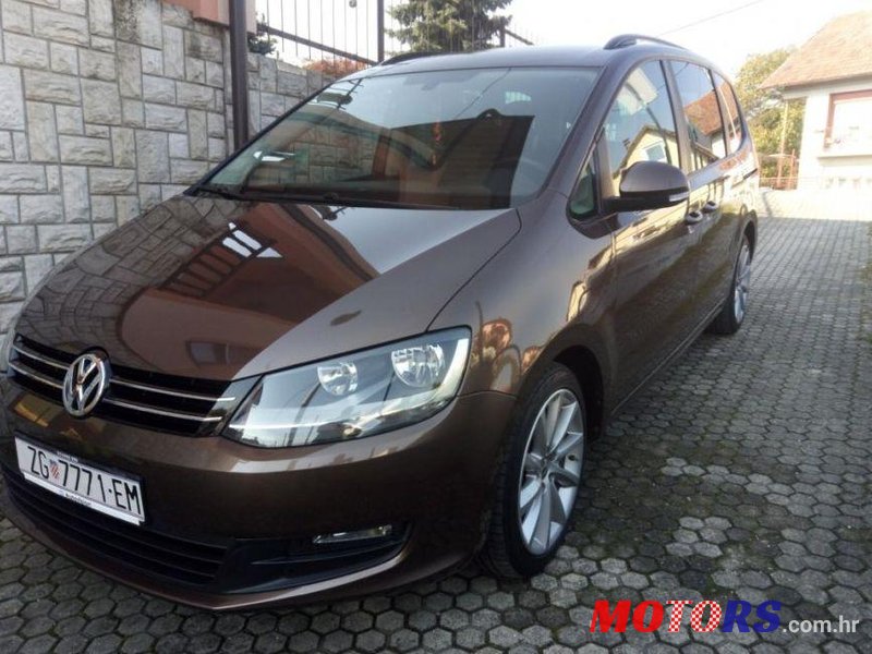 2011' Volkswagen Sharan 2,0 Tdi Bmt photo #1