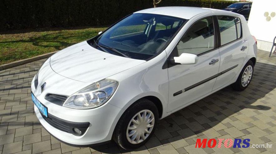2009' Renault Clio 1,5 Dci photo #1