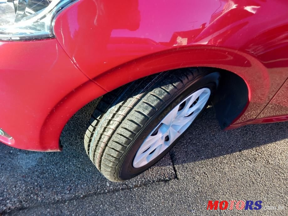 2017' Peugeot 208 1,2 Puretech photo #5