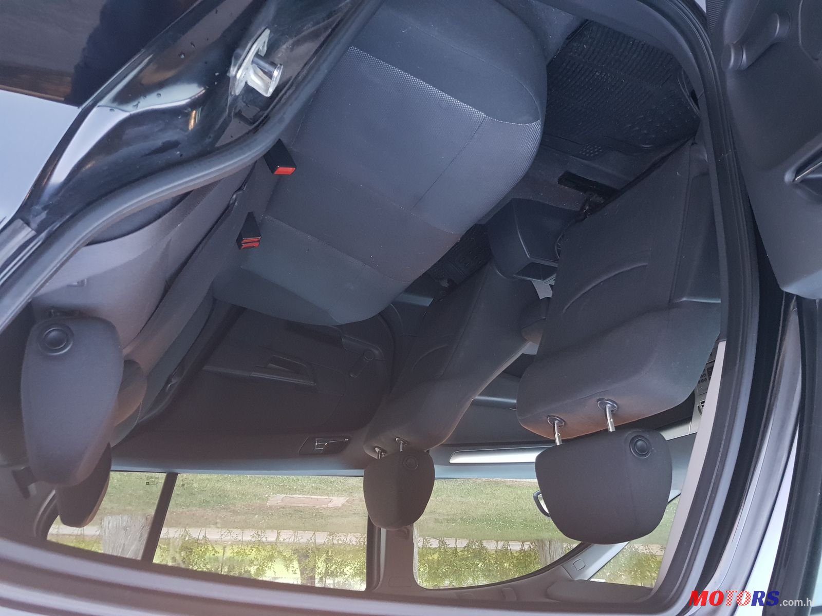 2010' Opel Astra photo #5