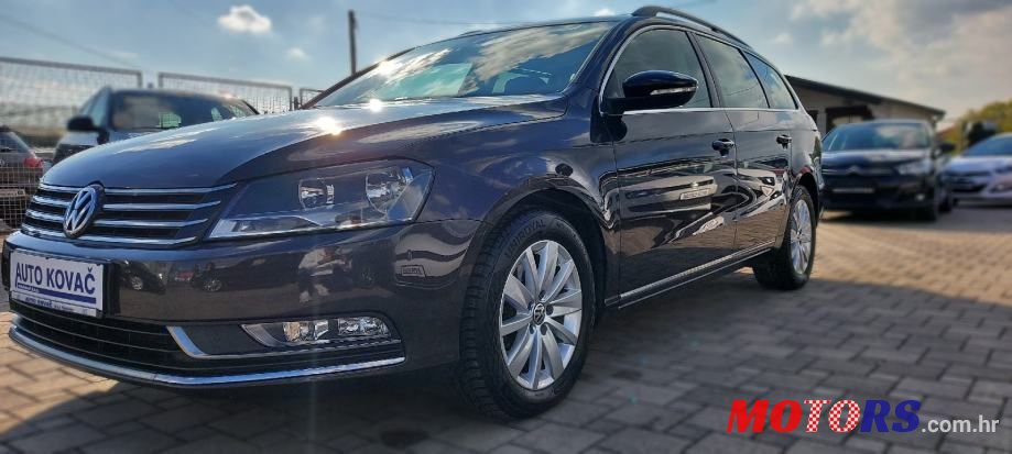 2011' Volkswagen Passat Variant photo #4