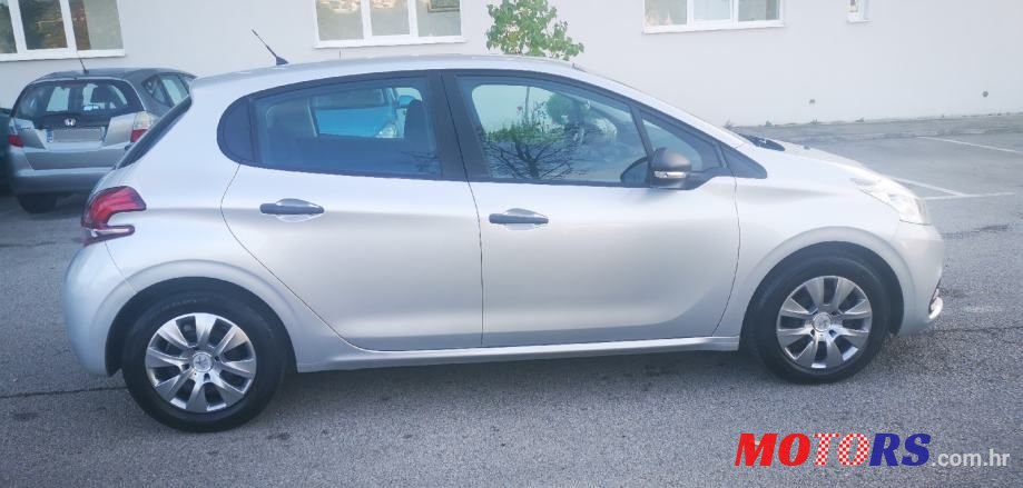 2015' Peugeot 208 1,6 Bluehdi photo #3