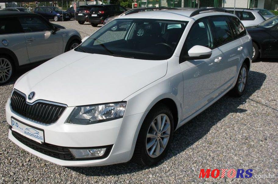 2016' Skoda Octavia Combi 1.6Tdi Style photo #1