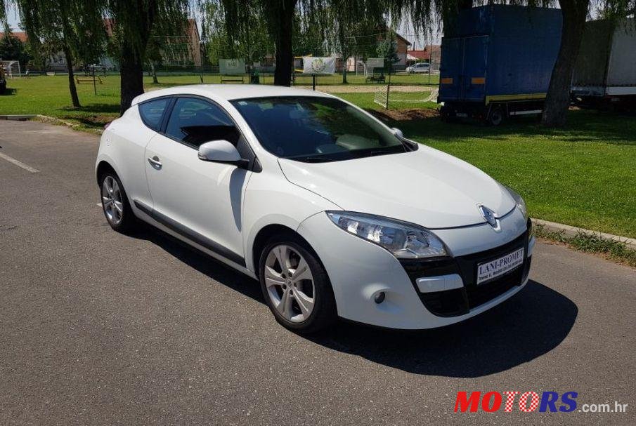 2009' Renault Megane Coupe photo #1