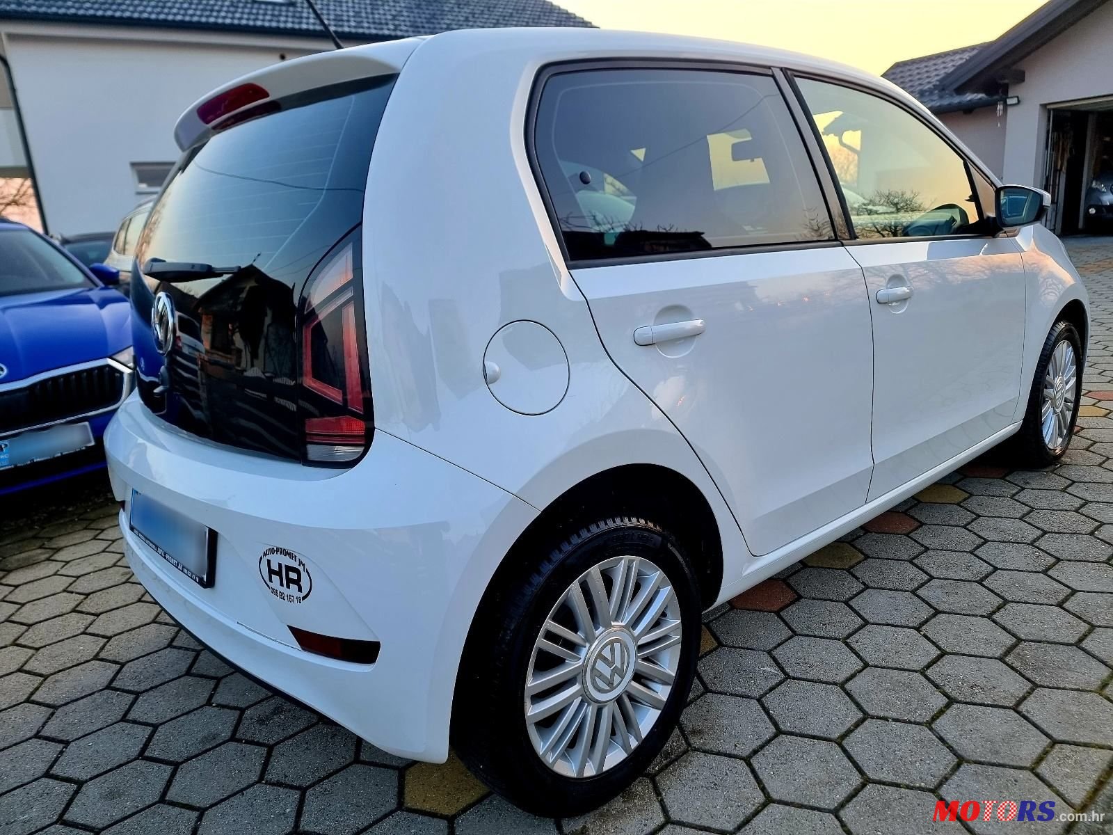 2017' Volkswagen Up! 1,0 photo #6