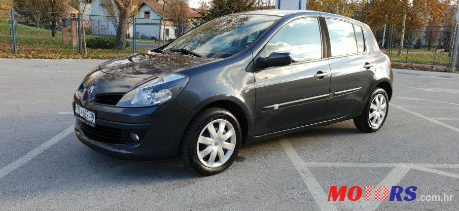 2009' Renault Clio 1,5 Dci photo #1
