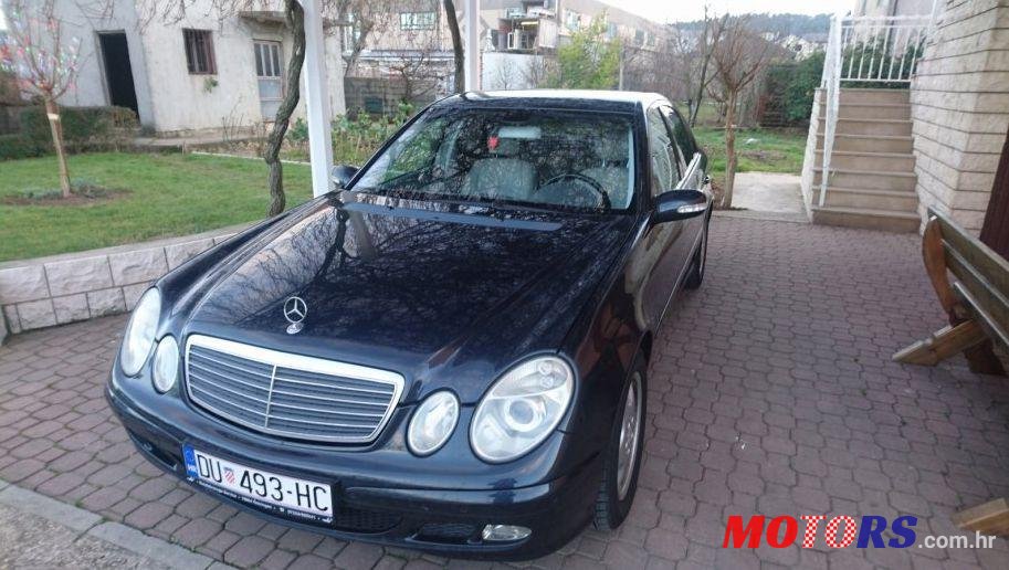 2003' Mercedes-Benz E-Class 220 Cdi photo #1