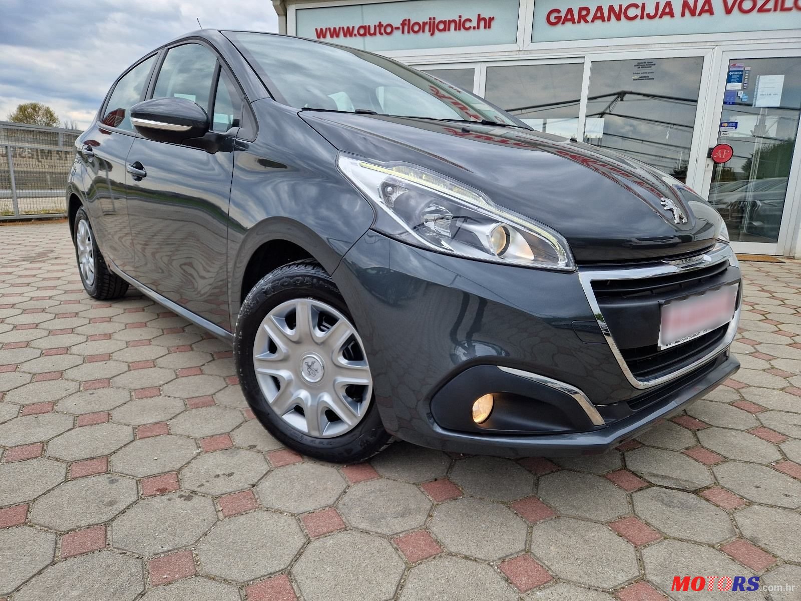 2016' Peugeot 208 1,2 photo #1