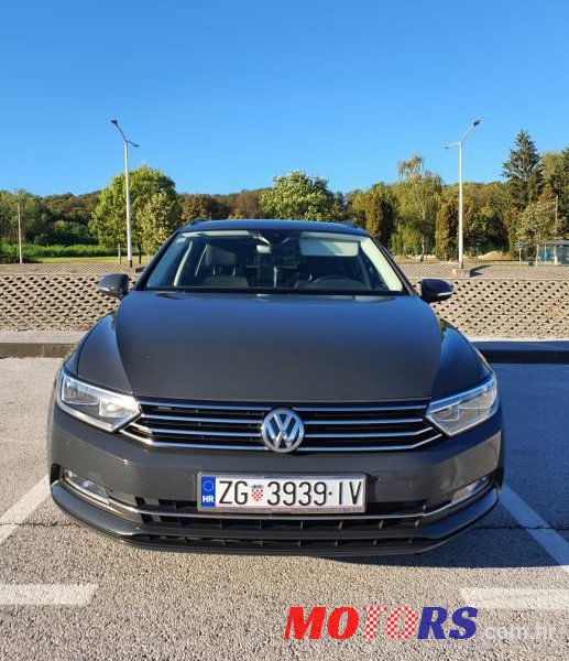 2019' Volkswagen Passat Variant photo #2