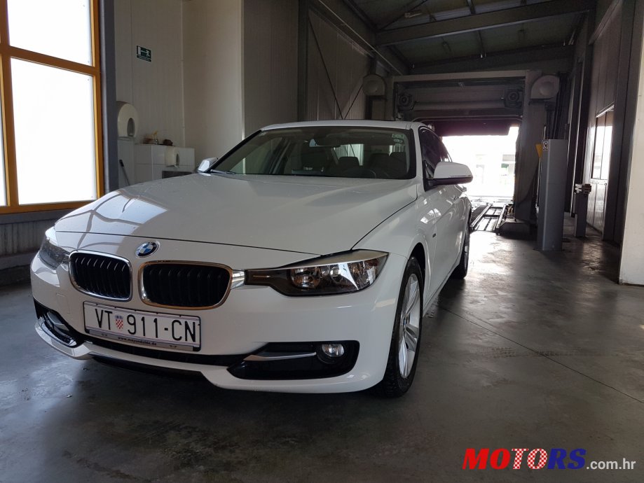 2012' BMW 3 Series photo #1