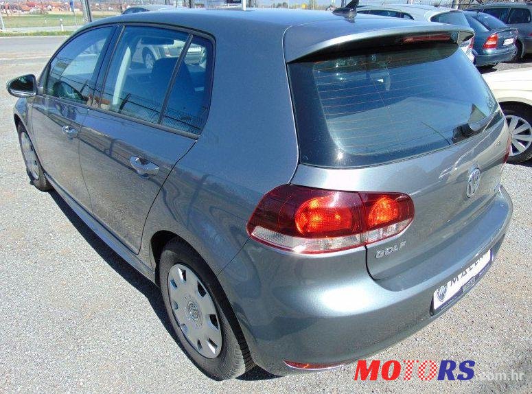 2010' Volkswagen Golf VI 1,6 Tdi photo #1