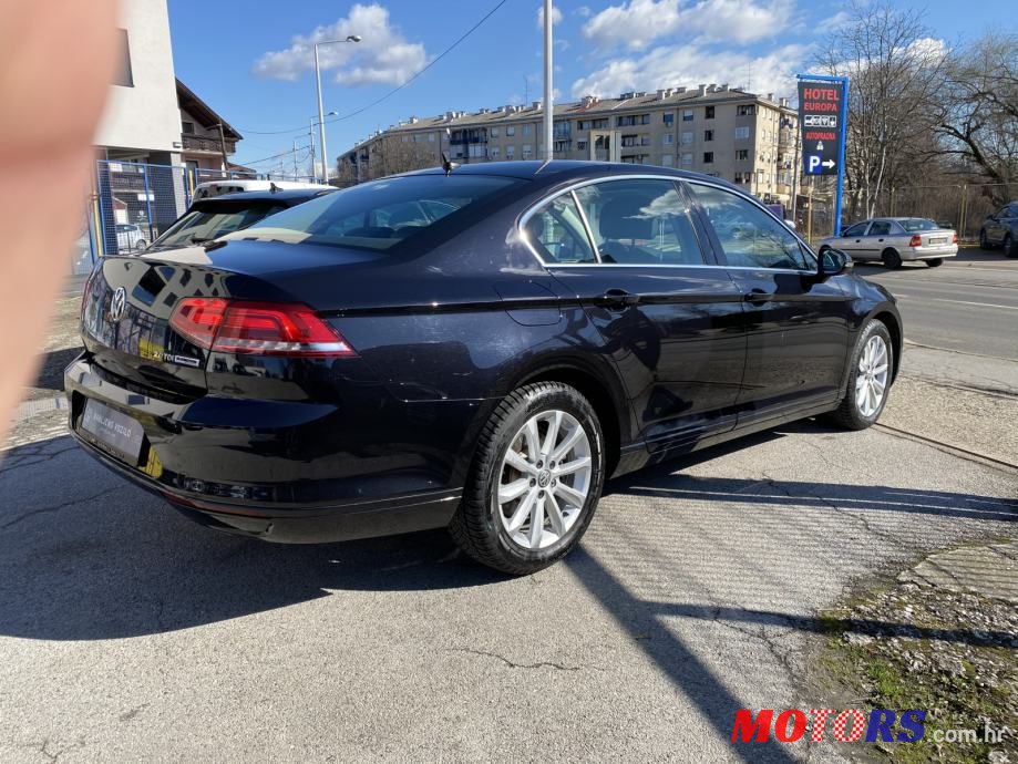 2015' Volkswagen Passat photo #4