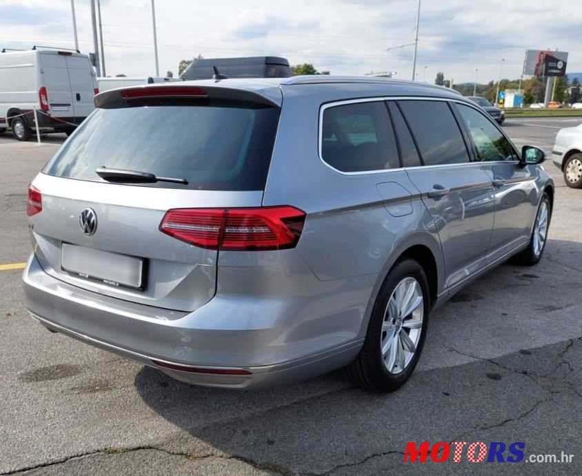 2017' Volkswagen Passat Variant photo #5