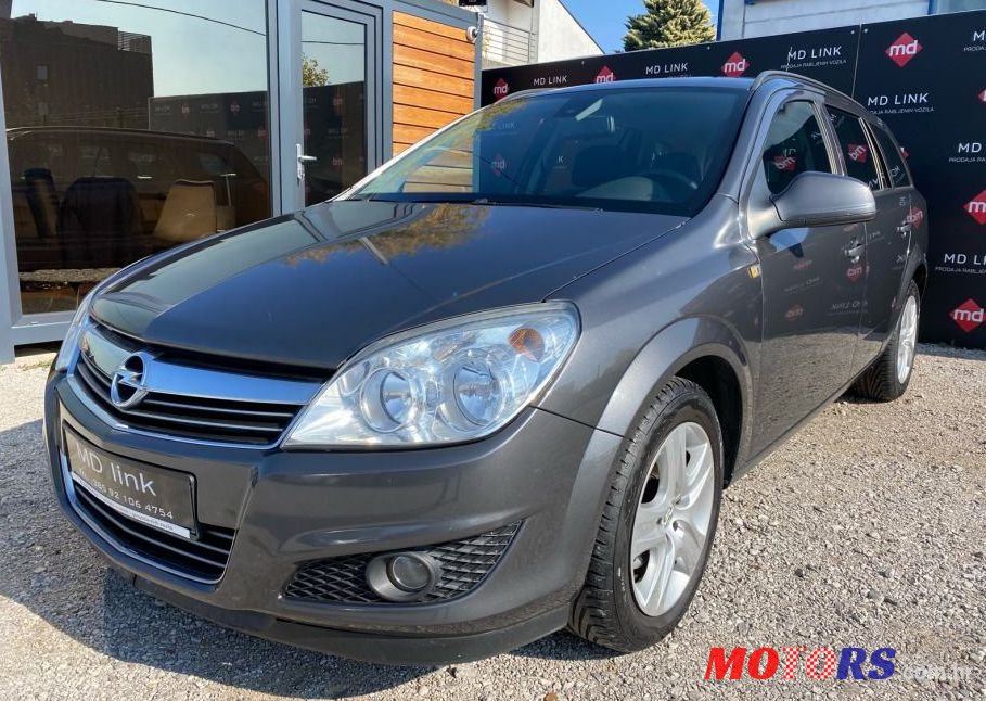 2010' Opel Astra Karavan photo #1