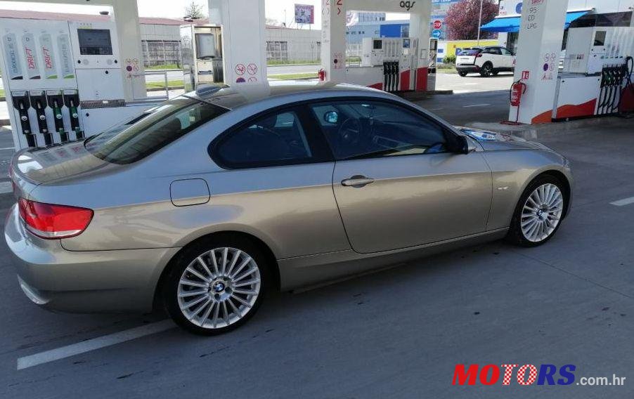 2007' BMW Serija 3 Coupe 320Cd photo #1