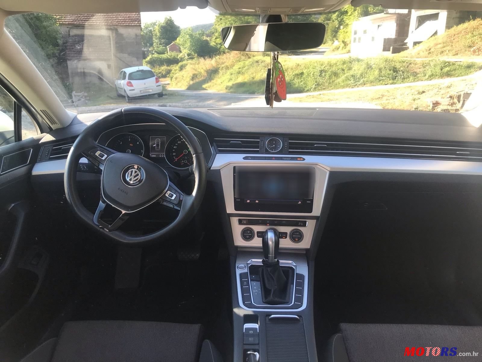 2017' Volkswagen Passat photo #4