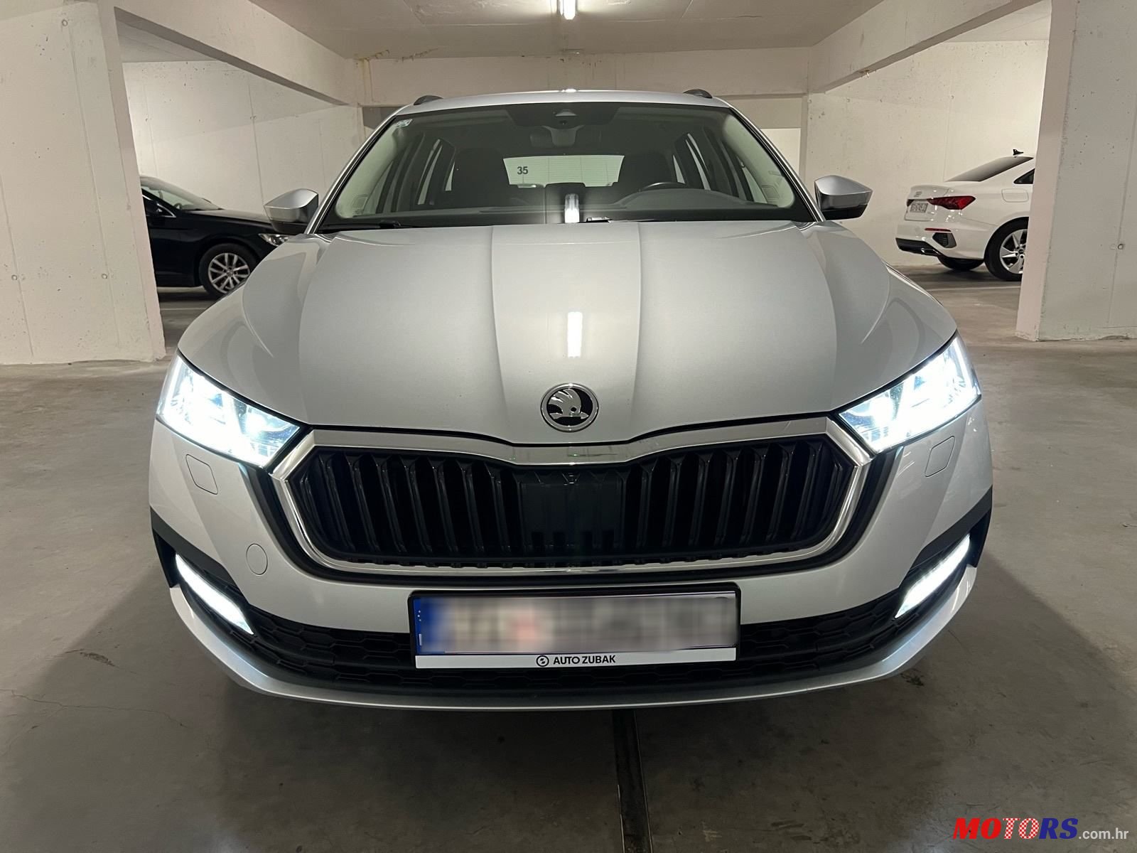 2020' Skoda Octavia Combi photo #2