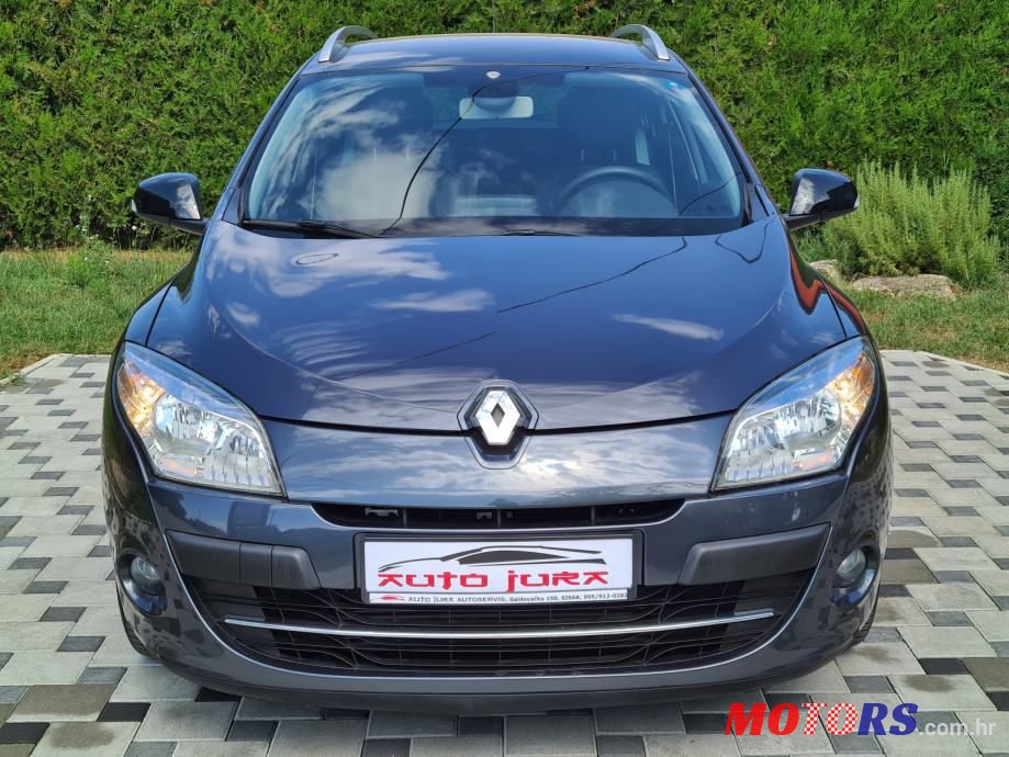 2012' Renault Megane Grandtour photo #2