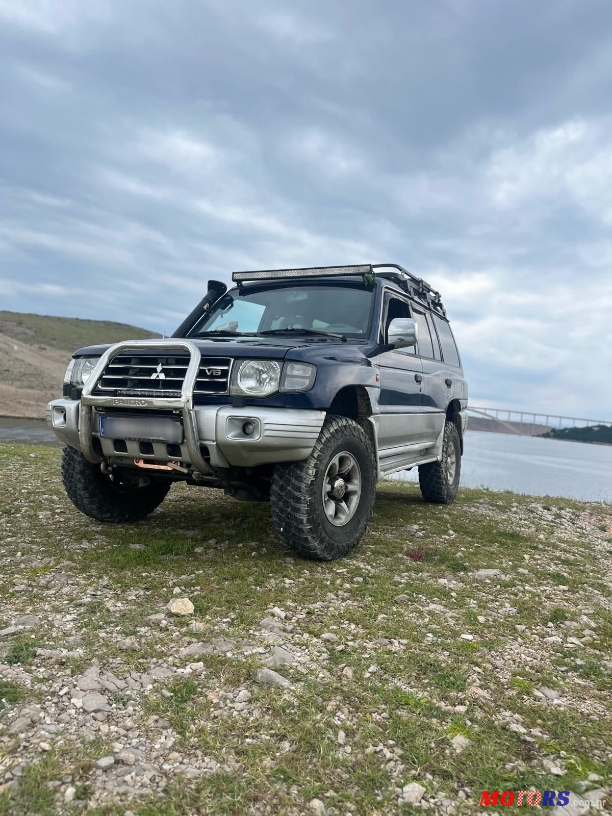 1998' Mitsubishi Pajero 3,5 V6-24V Gls photo #1