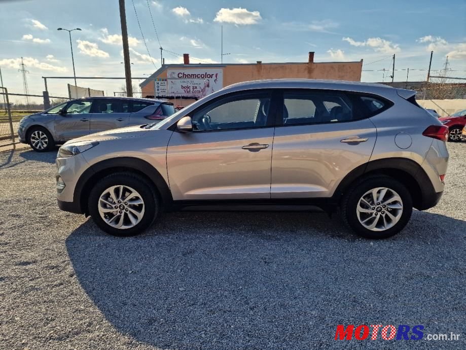 2016' Hyundai Tucson 1.7 Crdi photo #2