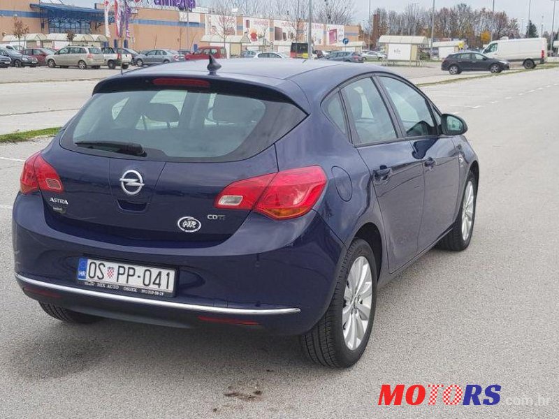 2013' Opel Astra 1,7 Cdti Classic photo #2