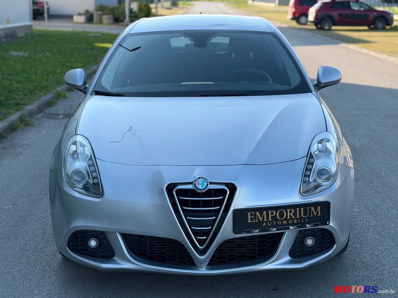 2013' Alfa Romeo Giulietta 1,6 photo #2