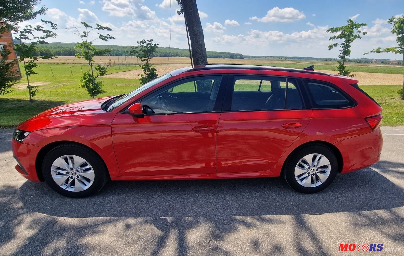 2021' Skoda Octavia Combi photo #2