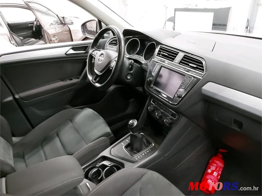 2016' Volkswagen Tiguan 2,0 Tdi Bmt photo #5