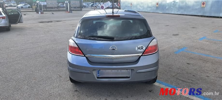 2004' Opel Astra 1,7 Cdti photo #4