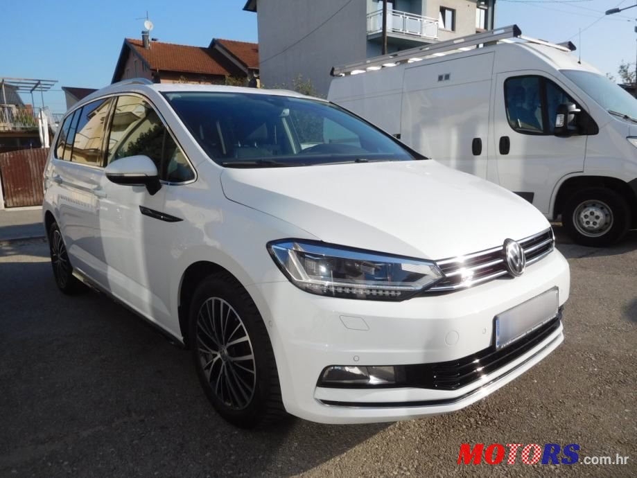 2016' Volkswagen Touran 2,0 Tdi Bmt photo #1