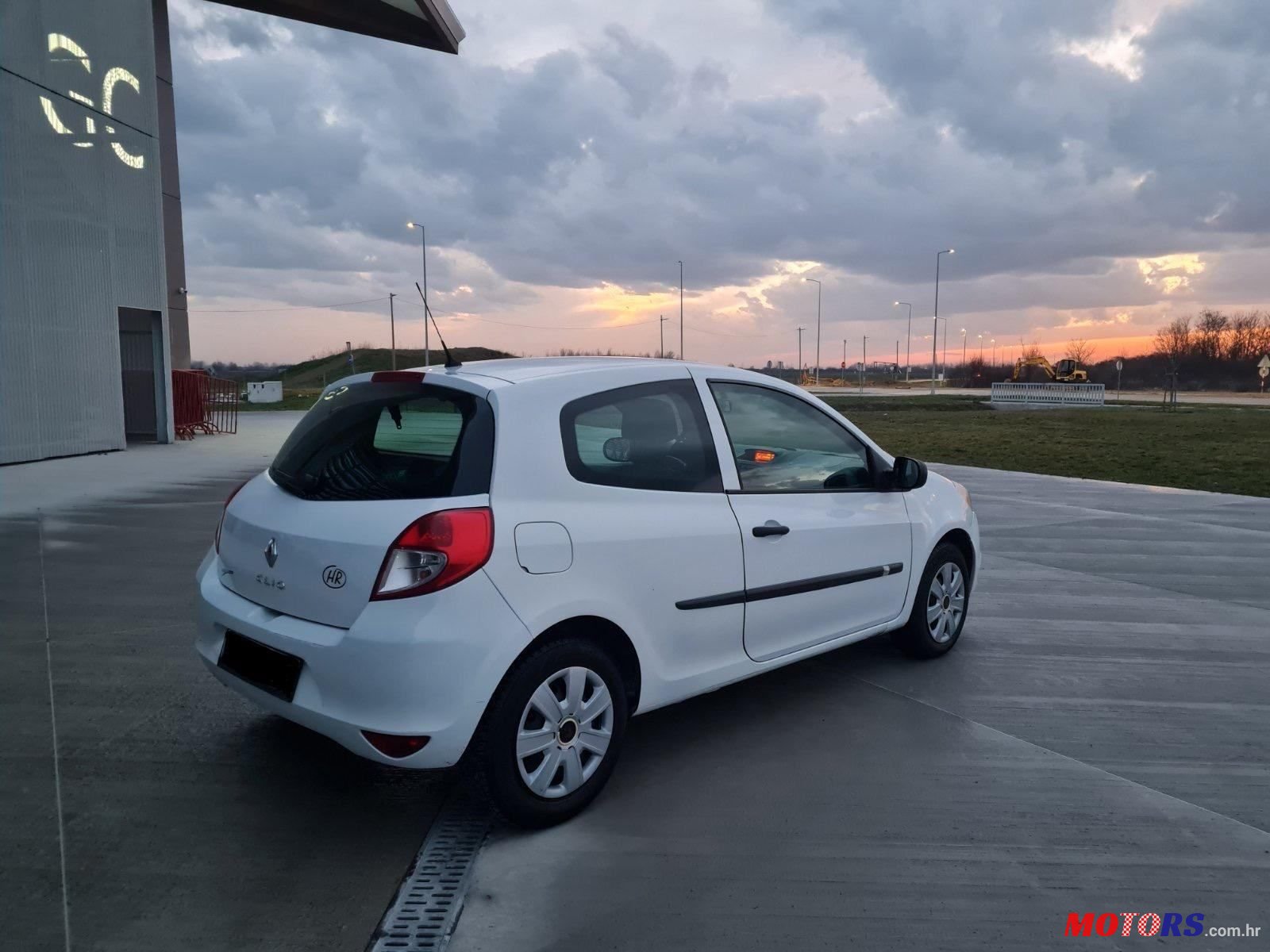 2010' Renault Clio 1,5 Dci photo #4